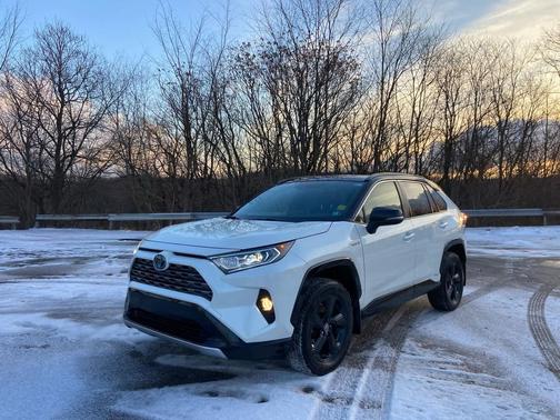 2019 Toyota RAV4 Hybrid SE