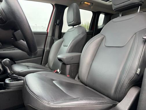 Colorado Red Clearcoat 2023 Jeep Renegade Limited