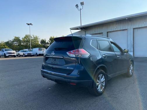 2016 Nissan Rogue SV