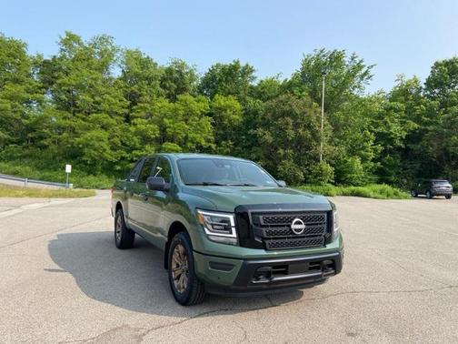 2024 Nissan Titan SV