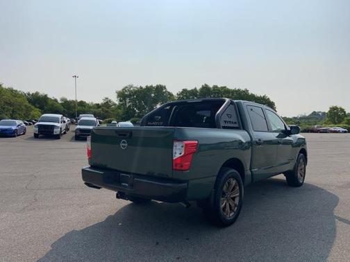 2024 Nissan Titan SV