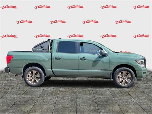 2024 Nissan Titan SV