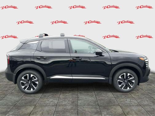 Super Black 2027 Nissan Kicks SV