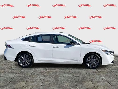 Aspen White Tricoat 2026 Nissan Sentra SL