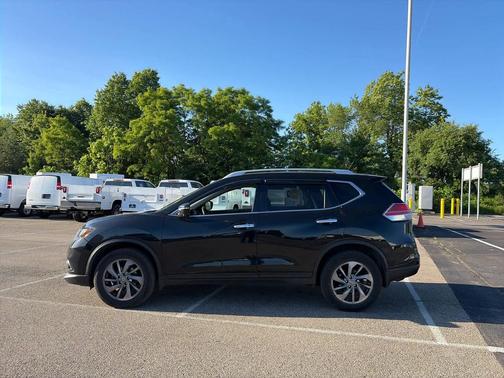 Magnetic Black 2016 Nissan Rogue SL