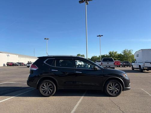 Magnetic Black 2016 Nissan Rogue SL