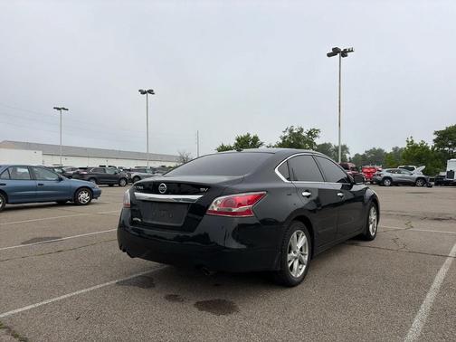 Super Black 2015 Nissan Altima 2.5 SV
