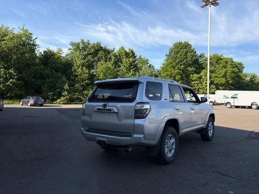 Classic Silver Metallic 2018 Toyota 4Runner SR5