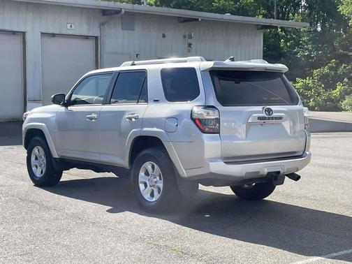 Classic Silver Metallic 2018 Toyota 4Runner SR5