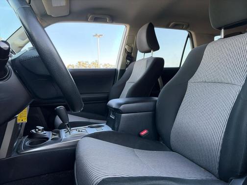 Classic Silver Metallic 2018 Toyota 4Runner SR5