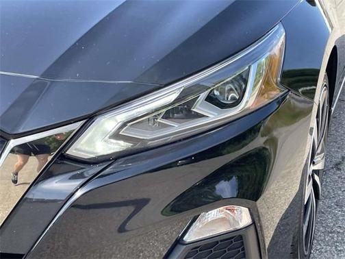 2022 Nissan Altima SR Intelligent AWD