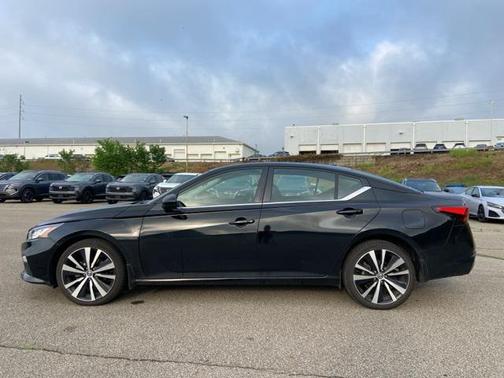 2022 Nissan Altima SR Intelligent AWD