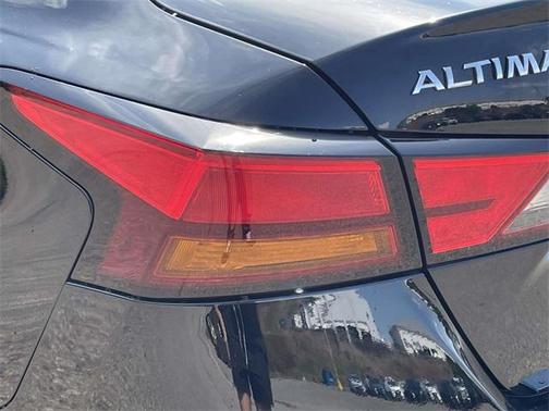2022 Nissan Altima SR Intelligent AWD
