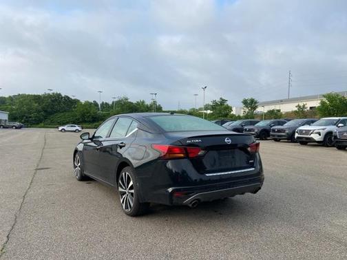 2022 Nissan Altima SR Intelligent AWD