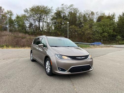 2018 Chrysler Pacifica Touring-L