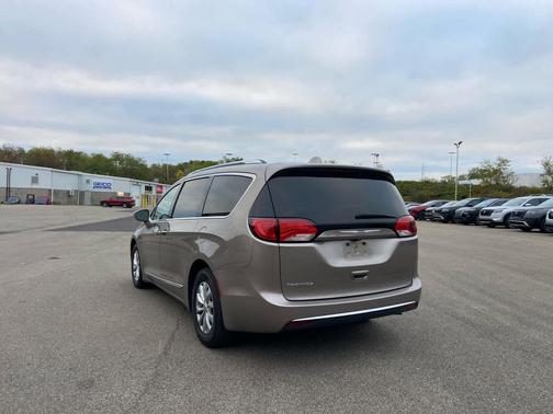 2018 Chrysler Pacifica Touring-L