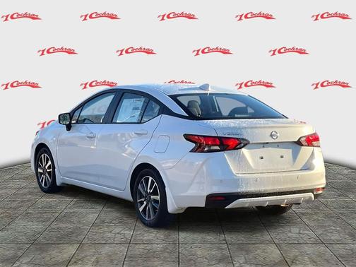 Aspen White Tricoat 2025 Nissan Versa 1.6 SV