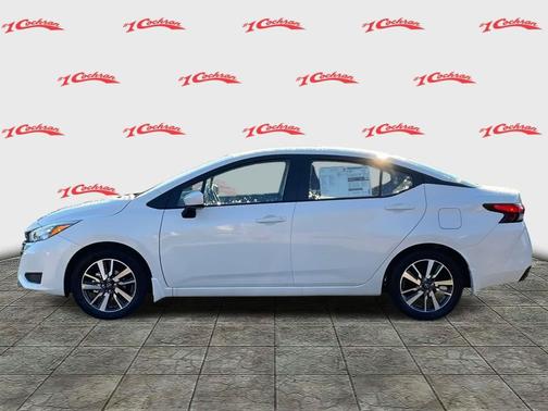 Aspen White Tricoat 2025 Nissan Versa 1.6 SV