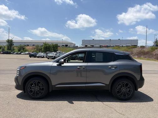 Gun Metallic 2025 Nissan Kicks SR