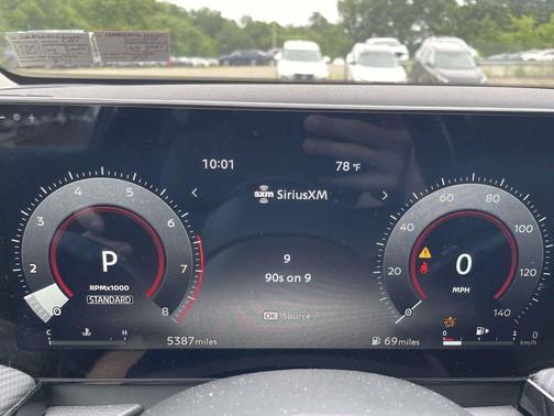 Gun Metallic 2025 Nissan Kicks SR