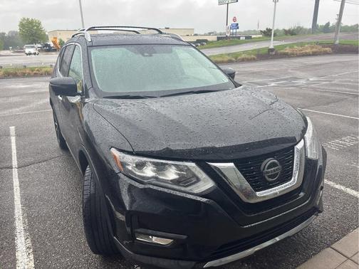 Magnetic Black Pearl 2019 Nissan Rogue SL