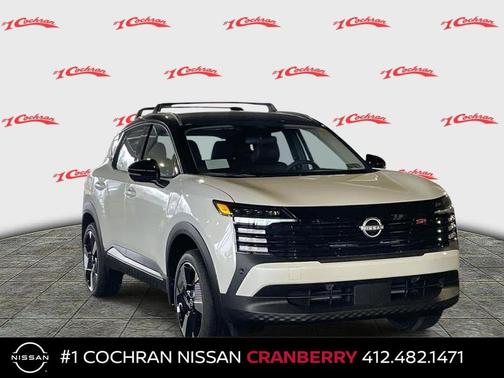 Aspen White Tricoat/Super Black 2026 Nissan Kicks SR