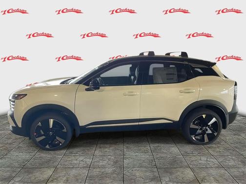 Aspen White Tricoat/Super Black 2026 Nissan Kicks SR