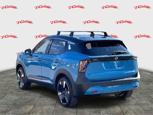 Arctic Ice Blue Metallic/Super Black 2026 Nissan Kicks SR