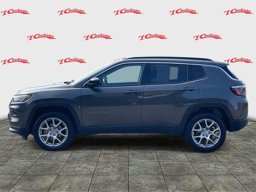 2022 Jeep Compass Latitude Lux