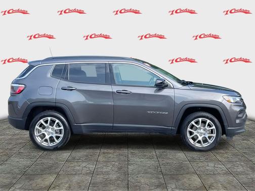 2022 Jeep Compass Latitude Lux