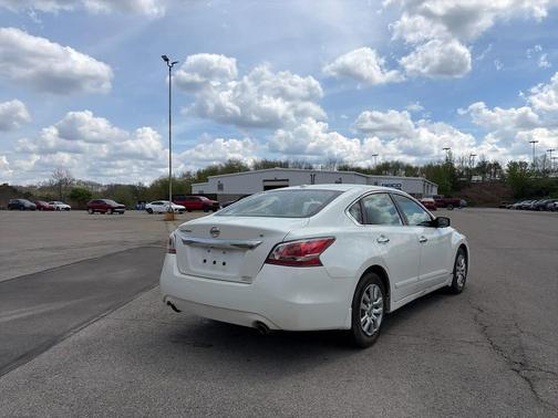 Pearl White 2015 Nissan Altima 2.5 S