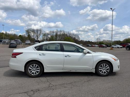 Pearl White 2015 Nissan Altima 2.5 S