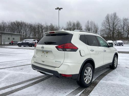 2017 Nissan Rogue SV
