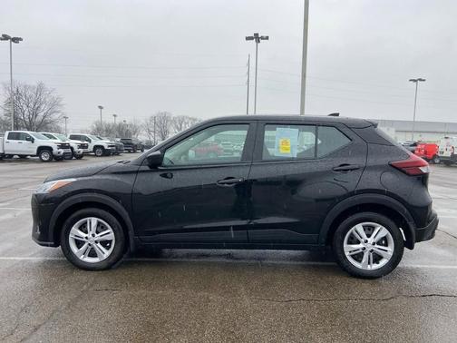 2023 Nissan Kicks S