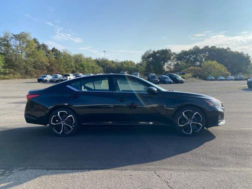 2024 Nissan Altima SR FWD