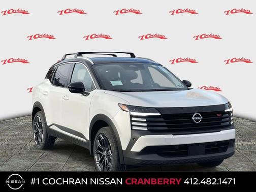 Aspen White Tricoat/Super Black 2026 Nissan Kicks SR