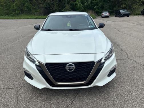 Pearl White Tricoat 2021 Nissan Altima SR FWD