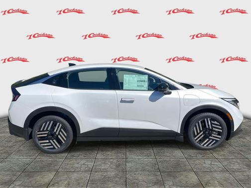 Everest White Pearl Tricoat 2026 Nissan Leaf SV+