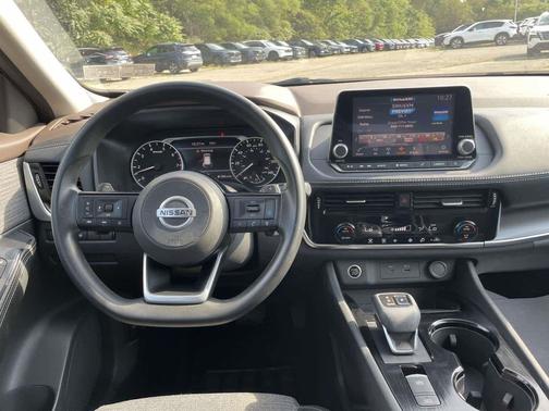 Super Black 2021 Nissan Rogue SV