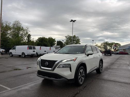 Pearl White Tricoat 2023 Nissan Rogue SV
