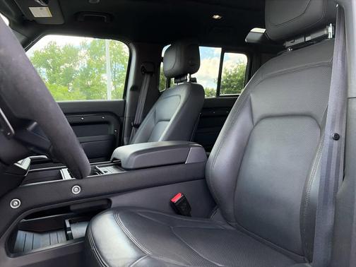 Carpathian Grey Premium Metallic 2024 Land Rover Defender 110 P525 Carpathian Edition