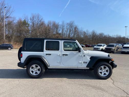 2022 Jeep Wrangler Unlimited Sport
