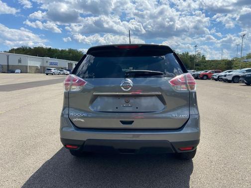 2016 Nissan Rogue SL