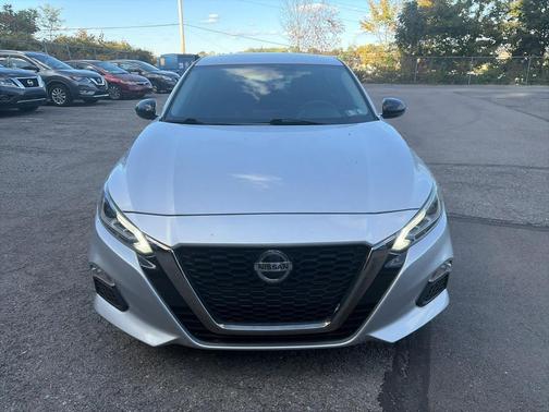 Brilliant Silver Metallic 2019 Nissan Altima 2.5 SR