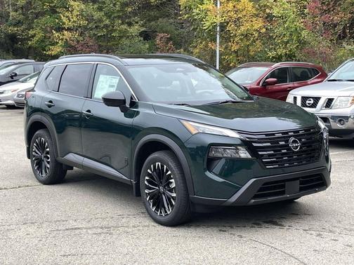 Obsidian Green 2027 Nissan Rogue Dark Armor