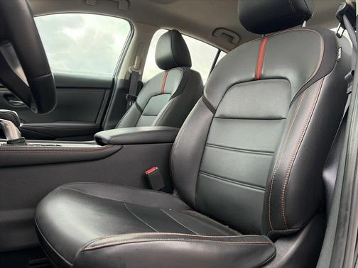 Super Black 2023 Nissan Sentra SR