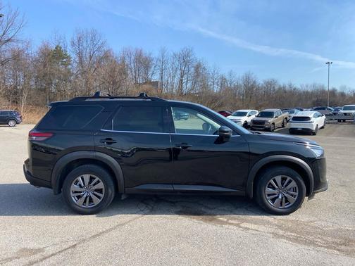 2023 Nissan Pathfinder SV 4WD