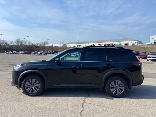 2023 Nissan Pathfinder SV 4WD