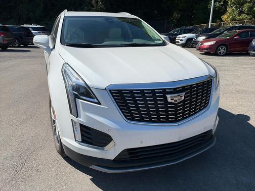 Crystal White Tricoat 2023 Cadillac XT5 Premium Luxury