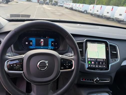 Vapour Grey Metallic 2024 Volvo XC90 B5 Core Bright Theme